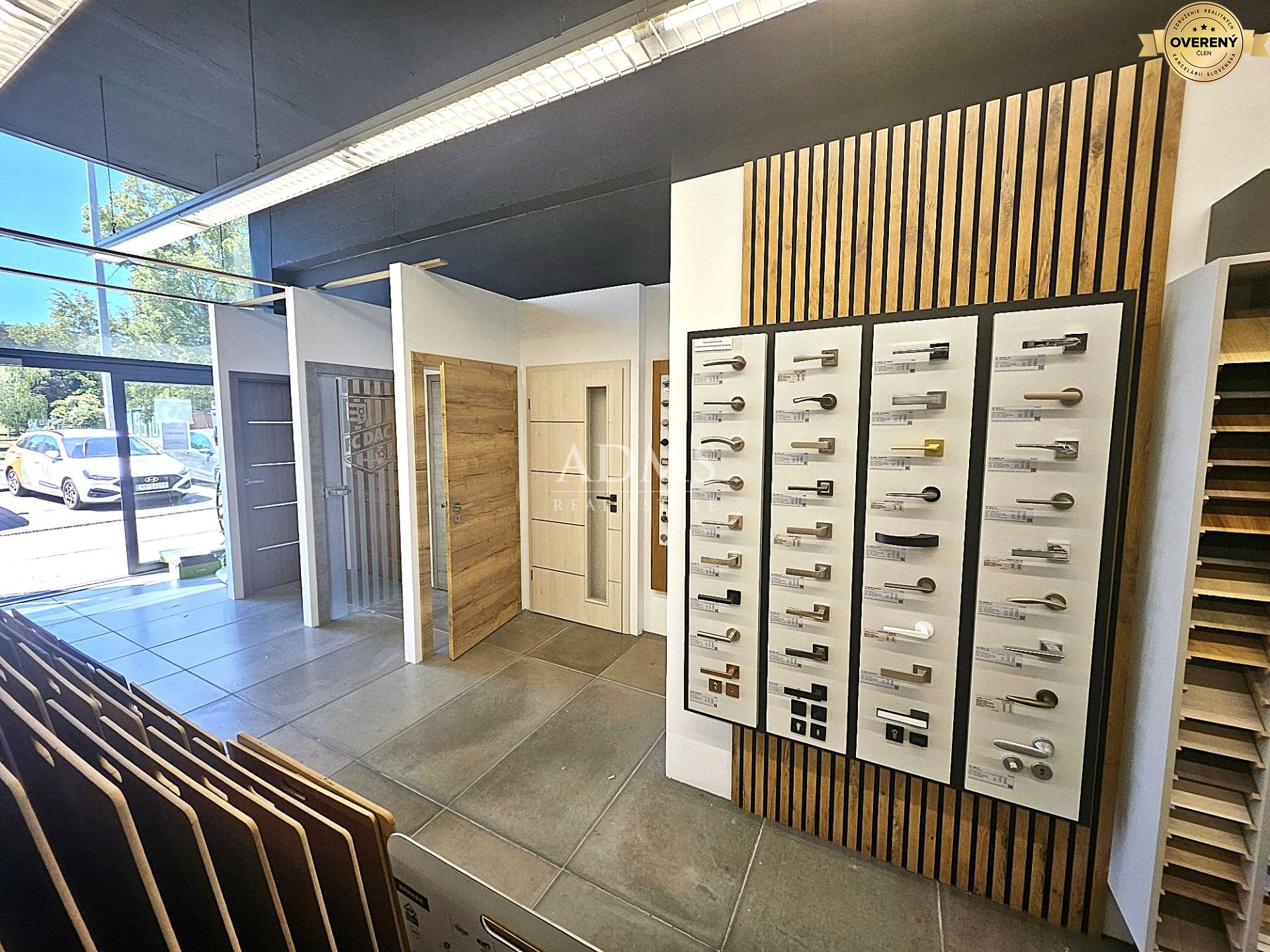 Showroom II.jpg